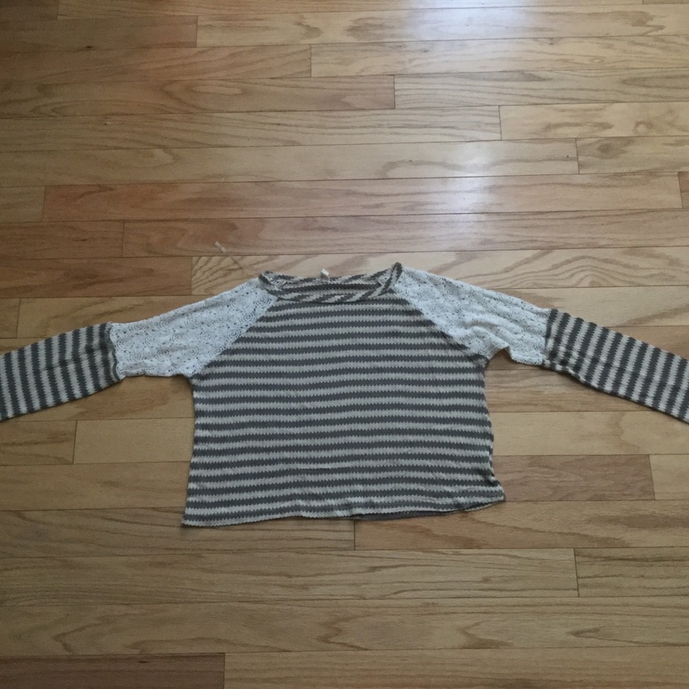 Mind Code crop Top Size Medium